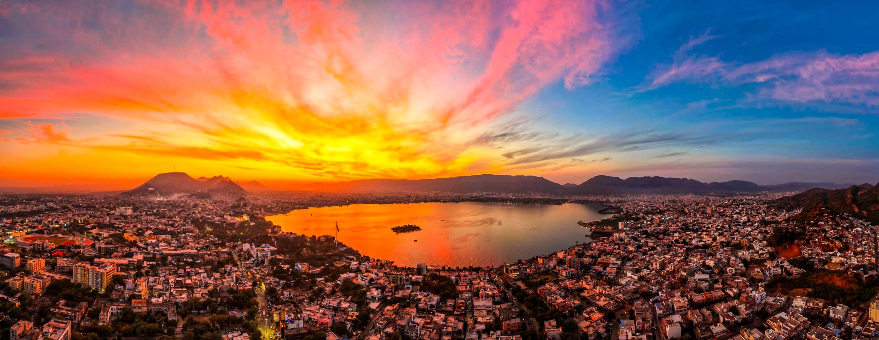 Ana Sagar at sunset, from the air — Ana Sagar, Ajmer, Rajasthan