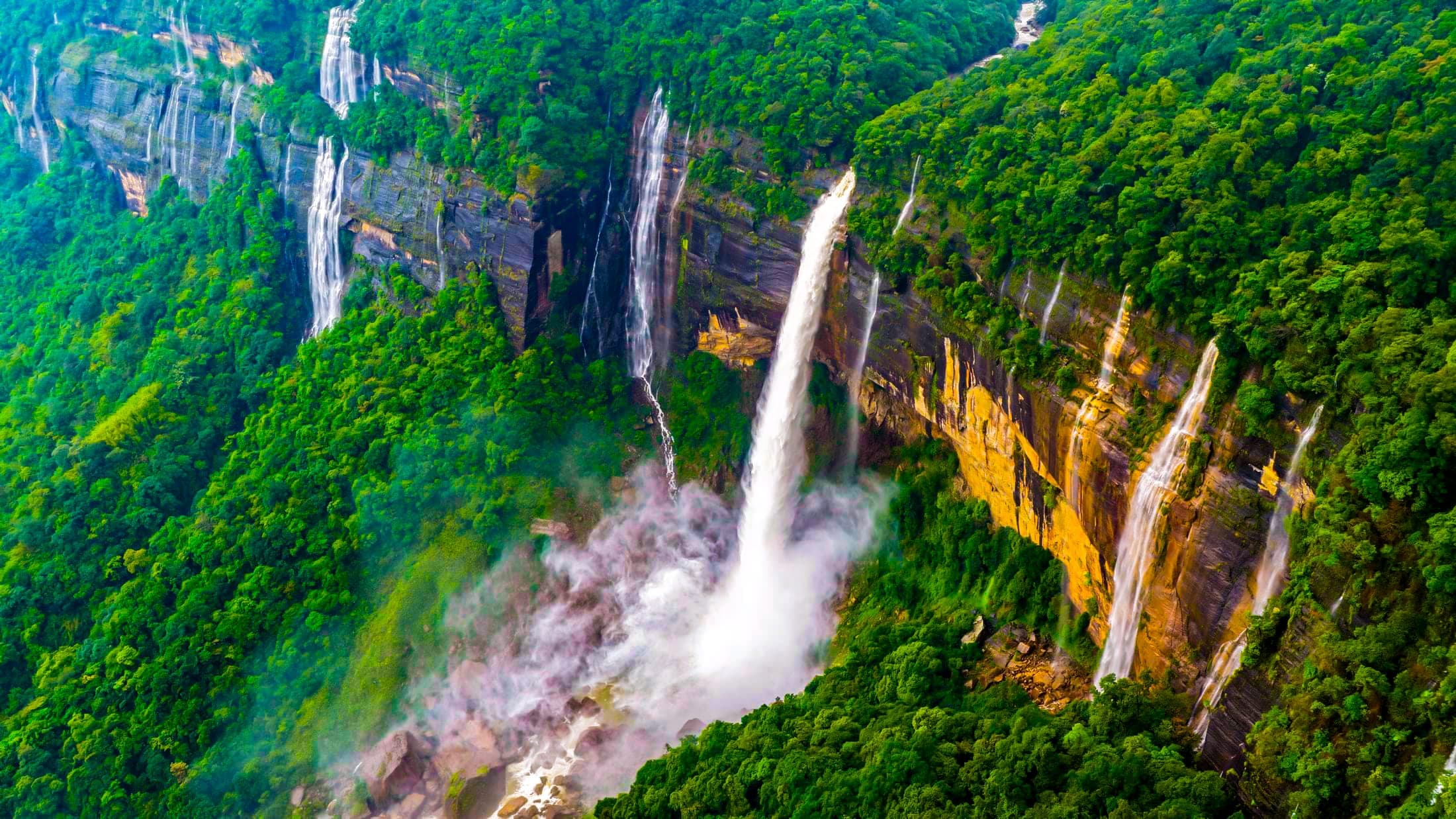 Nohkalikai falls — Sohra